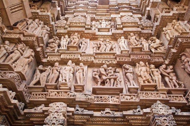 Khajuraho — płaskorzeźby ze scenami erotycznymi